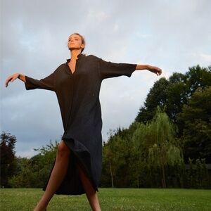 Simpuna Crinkle Black Shirt Dress